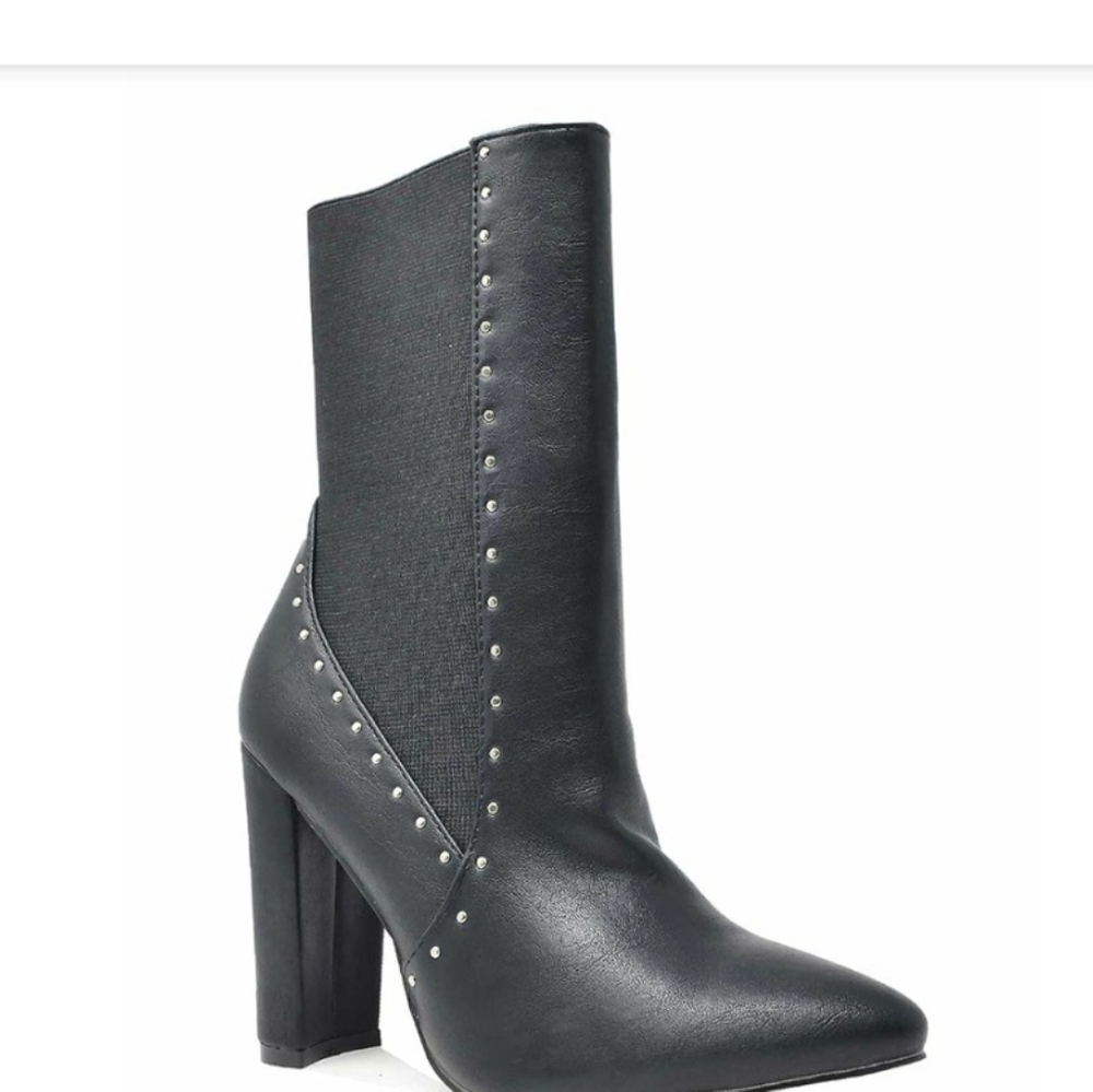 Black Ankle Boot with Studs and Pointed Toe